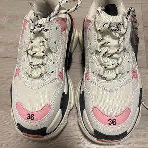 Brand new Balenciaga Triple S Sneakers